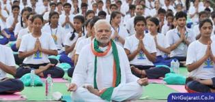 Live Photos of Narendra Modi on International Yoga Day Celebration at Rajpath in Delhi India