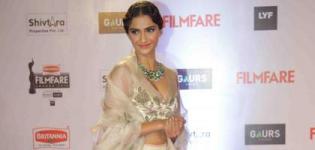 Sonam Kapoor in White Lehenga Choli at Britannia FilmFare Awards 2016 - Latest Pics