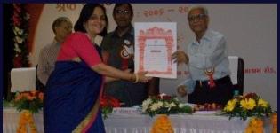 Sanskritirani Desai Received The Gujarat Sahitya Akademi Award 2013